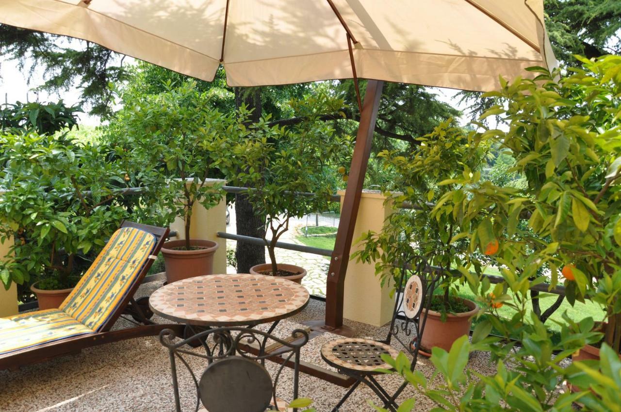 Relais Des Roches Bed and Breakfast Sona Εξωτερικό φωτογραφία