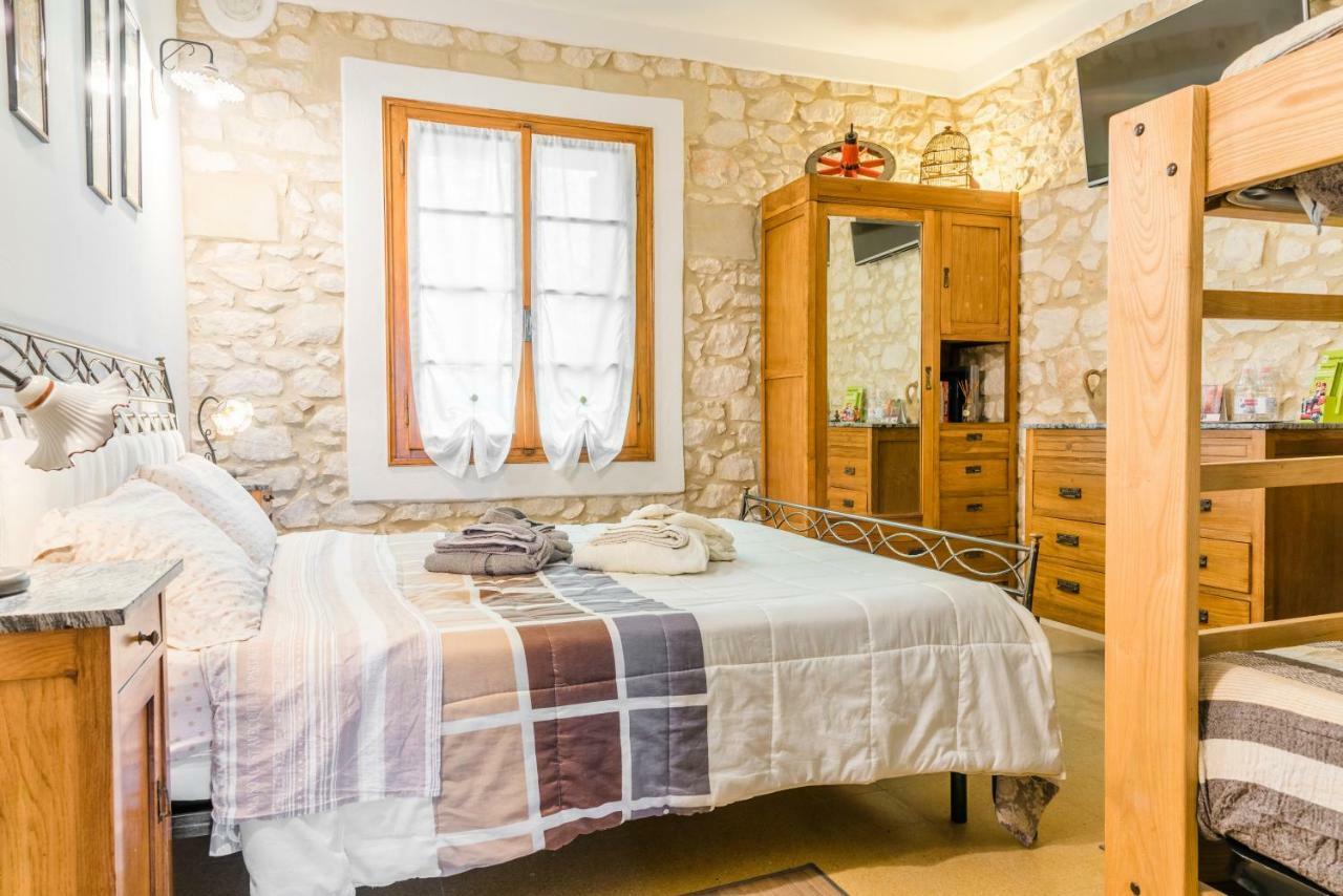 Relais Des Roches Bed and Breakfast Sona Εξωτερικό φωτογραφία