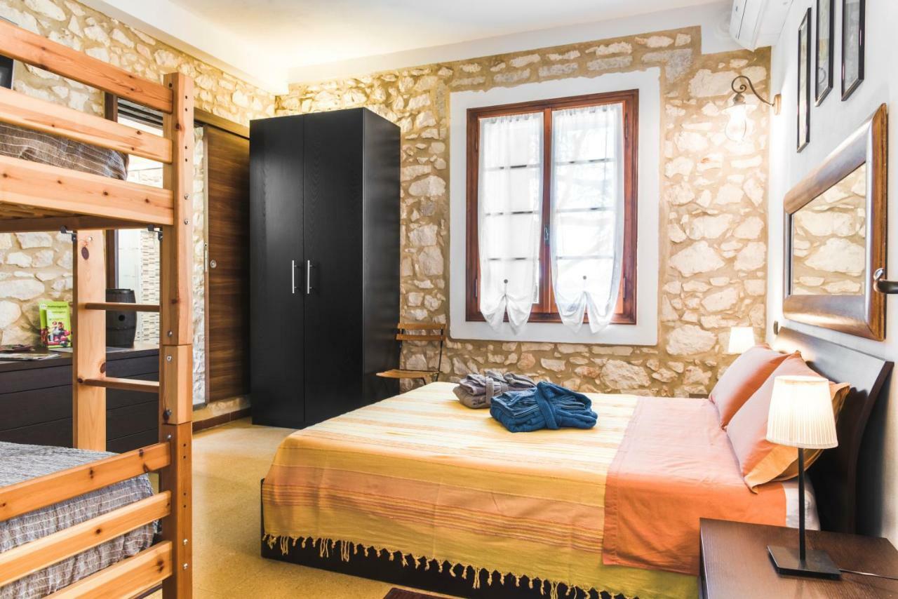 Relais Des Roches Bed and Breakfast Sona Εξωτερικό φωτογραφία