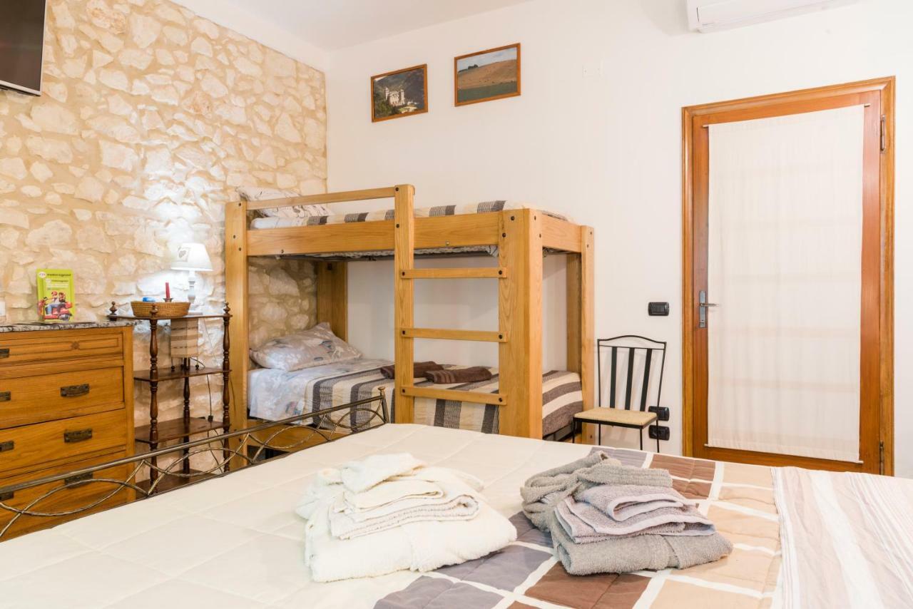 Relais Des Roches Bed and Breakfast Sona Εξωτερικό φωτογραφία