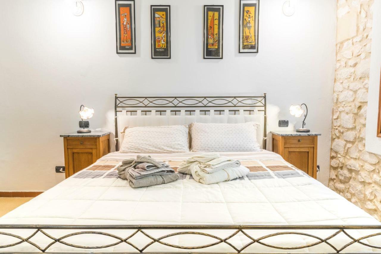 Relais Des Roches Bed and Breakfast Sona Εξωτερικό φωτογραφία